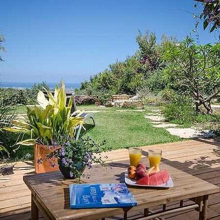 Bed and Breakfast Above The Sea Ein Hod Exterior foto