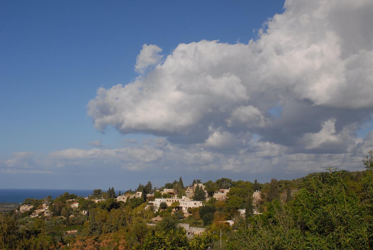 Bed and Breakfast Above The Sea Ein Hod Exterior foto